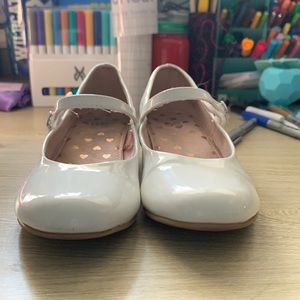Girls white dress shoes